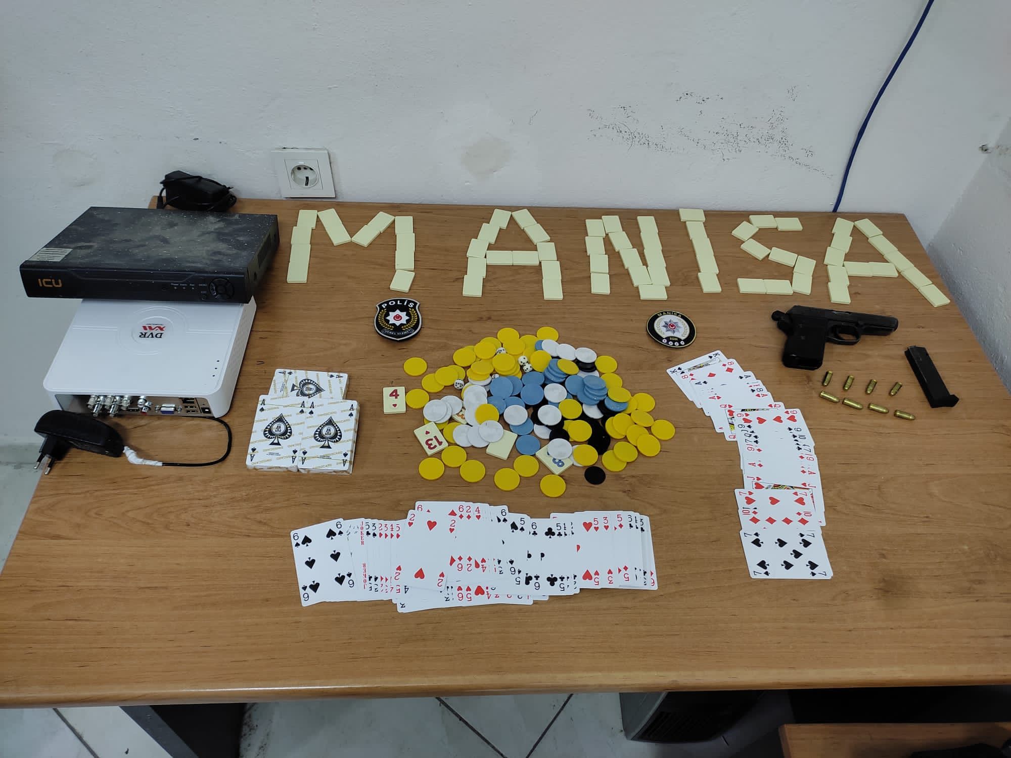 Manisa’da kumar baskını 14 gözaltı